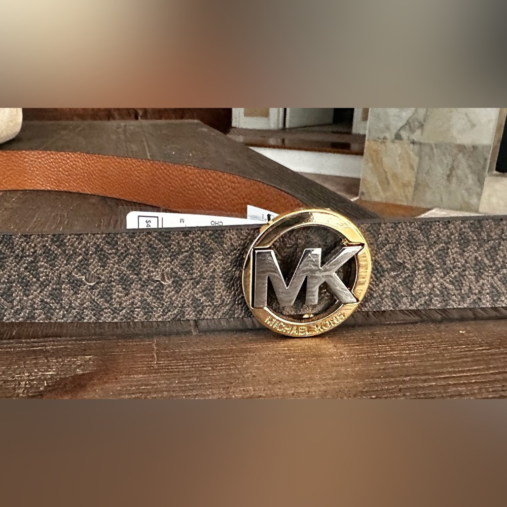 Michael Kors Signature reversable Brown Belt with Gold Buckle